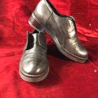 scarpa donna pelle nera suola in gomma carenata
