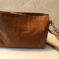 Tracolla in pelle Coccinelle color cuoio