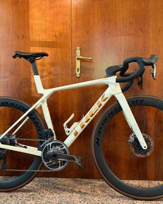 Trek Madone Gen 8 SLR 8 AXS M