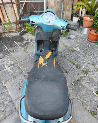 Vespa LX 