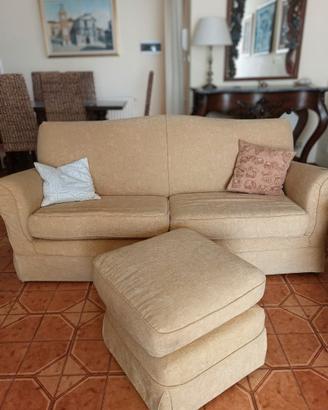 Divano letto giallo senape con pouf abbinato