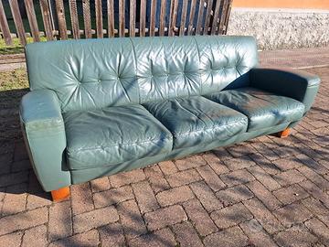 Divano  3 posti e poltrona in pelle 