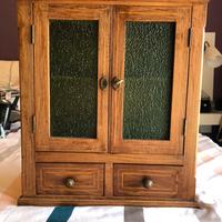 Antico mobiletto  porta medicinali