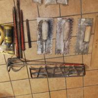 spatole e attrezzi piastrellista 