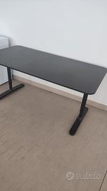 scrivania IKEA