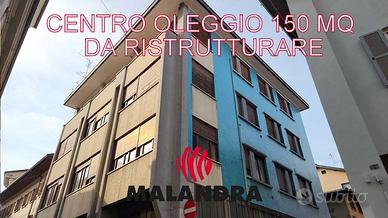 Appartamento di 170 m² con 5 locali a Oleggio