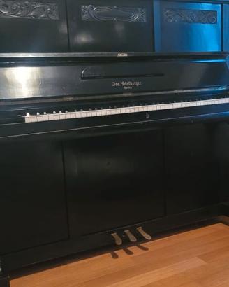 pianoforte STALLBERGER con intagli Liberty