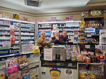 Bar Tabaccheria a Napoli in piazza centralissima