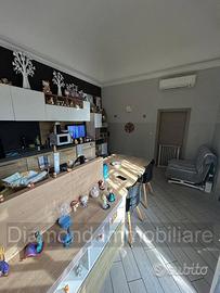Casa singola con cortile e terrazzino ad Acireale