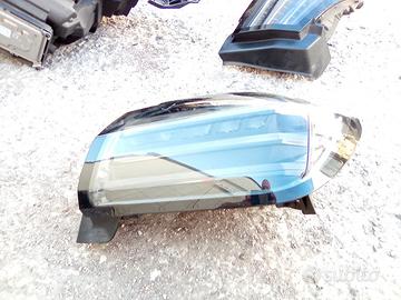 Fari led Peugeot 208 gt line