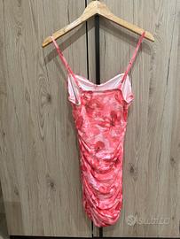 Abito floreale rosa e fucsia