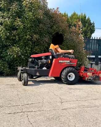T50 - Tagliaerba SNAPPER 3 cil seminuovo 900 ore