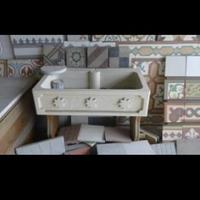 Lavandini in cemento e marmo