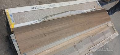 Piastrelle in gres porcellanato 160x26