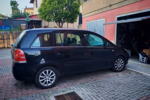 Opel Zafira 1.9 CDTI 120 CV – Autocarro 5 posti