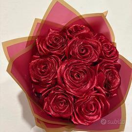 Bouquet di Rose Eterne in Raso Rosso  Fatto a Mano