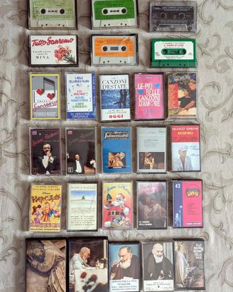 26 Musicassette originali + convertitore CD auto