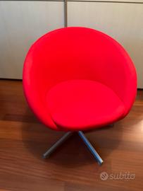Poltrona  Ikea modello Skruvsta in tessuto Rosso