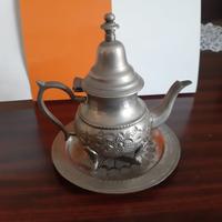 Teiera con piatto lavorata a mano