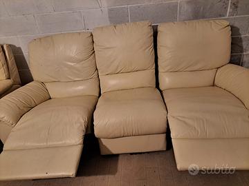 Divano tre posti più poltrona reclinabile