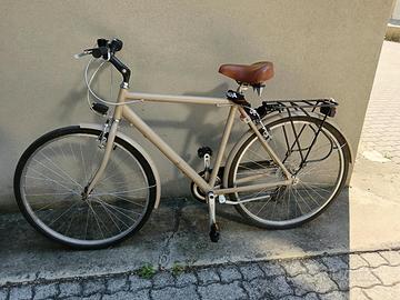 City Bike / Bicicletta da passeggio elegante beige