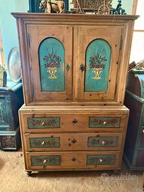 Credenza Tirolese con Motivi Floreali - cirmolo