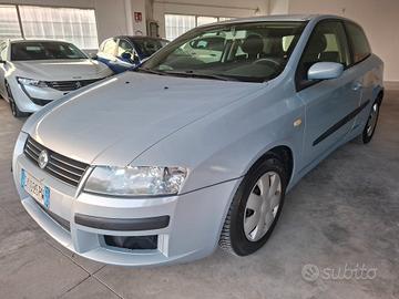 Fiat Stilo 1.6i 3P. / DA NEOPATENTATI