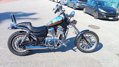 Suzuki Intruder VS700