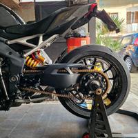 Triumph SPEED TRIPLE 1200 RS / molti accessori