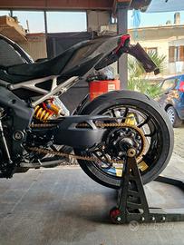 Triumph SPEED TRIPLE 1200 RS / molti accessori