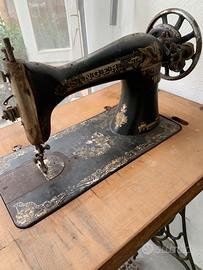 Macchina da cucire Singer primi del '900