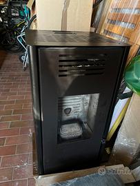 Stufa a pellet 9KW come nuova