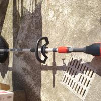 Decespugliatore a batteria