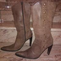 Stivali donna media lunghezza con tacco N°40