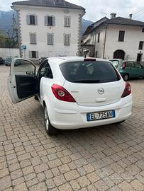Opel corsa 2012