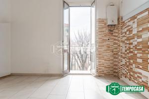 Luminoso bilocale con balcone in stabile signorile