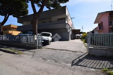 MAGAZZINO A RICCIONE