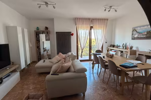 Cinque vani con 3 camere da letto
