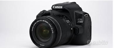 Canon EOS 250D + Obiettivo EF-S 18-55mm STM