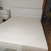 Letto matrimoniale con contenitore 