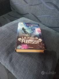 Libro "La figlia degli abissi" di Rick Riordan