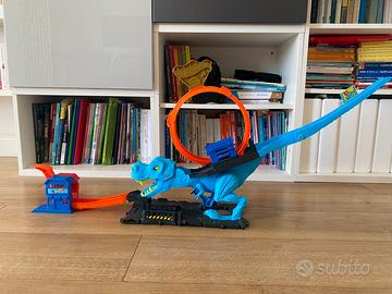 Hot Wheels City Sfreccia sul T-Rex Loop dinosauro