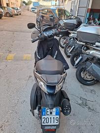Beverly 350