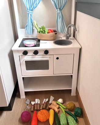 Cucinetta bambini IKEA con accessori + lavagna