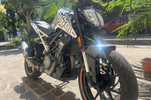 KTM DUKE 390