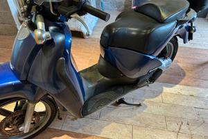 Scooter Aprilia Scarabeo 150-12/2000 - Rotax154S