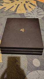 PlayStation 4 pro con due pad e un gioco (God of w