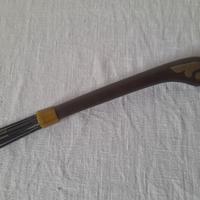 Vecchio ombrello in legno, osso e argento