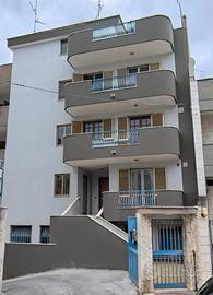 Triggiano V.le Aldo Moro- 146 mq- 5 vani