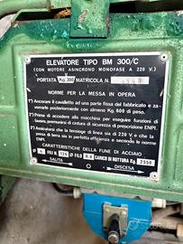 Elevatore tipo bm 300/c